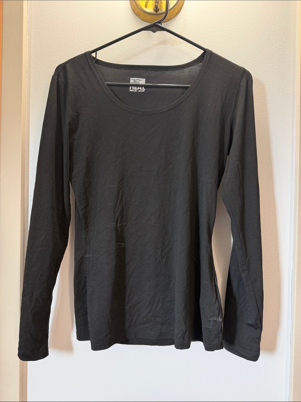 32 Degrees Black Long-Sleeve Scoop Neck Tee